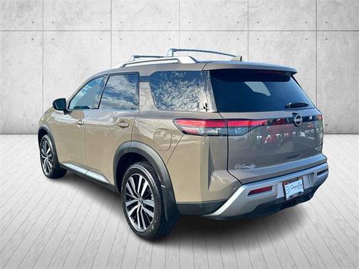 2024 Nissan Pathfinder Platinum 4WD