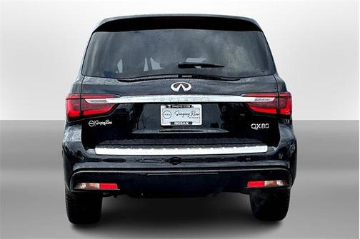 2023 INFINITI QX80 Luxe