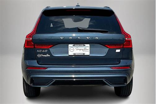 2024 Volvo XC60 Recharge Plug-In Hybrid T8 Core Dark Theme