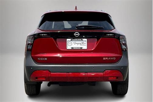 2025 Nissan Kicks SR