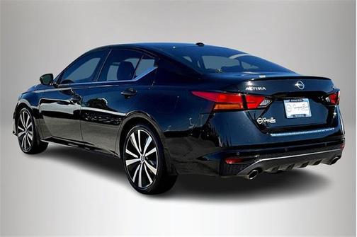 2021 Nissan Altima SR FWD