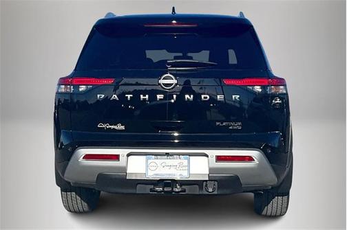 2025 Nissan Pathfinder Platinum 4WD