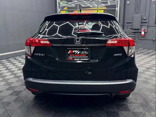 Crystal Black Pearl 2024 Honda HR-V Sport Utility