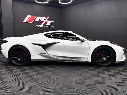 Arctic White 2023 Chevrolet Corvette Z06