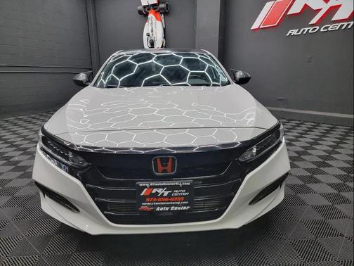 Platinum White Pearl 2018 Honda Accord Sport