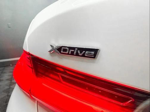 Alpine White 2020 BMW 330 xDrive