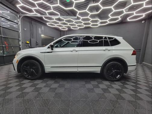 Opal White Pearl 2023 Volkswagen Tiguan 2.0T SE R-Line Black 4MOTION