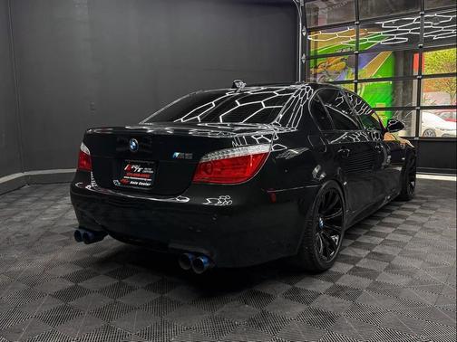 Carbon Black Metallic 2010 BMW M5 Base