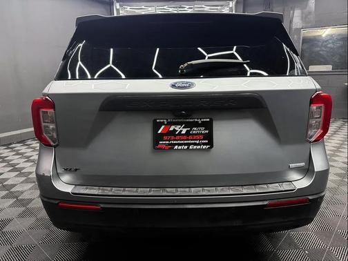 Iconic Silver Metallic 2020 Ford Explorer XLT