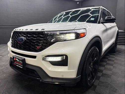 Star White Metallic Tri-Coat 2020 Ford Explorer ST