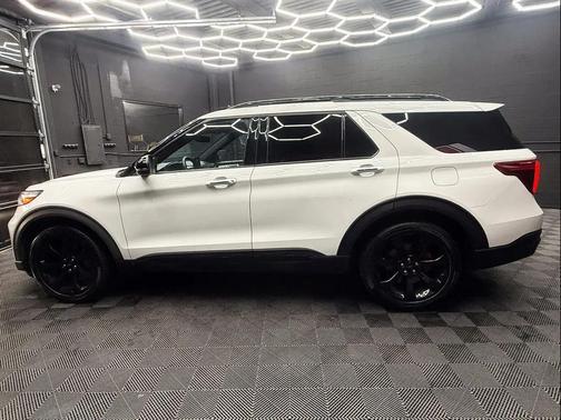 Star White Metallic Tri-Coat 2020 Ford Explorer ST