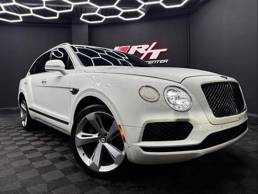 White 2019 Bentley Bentayga V8