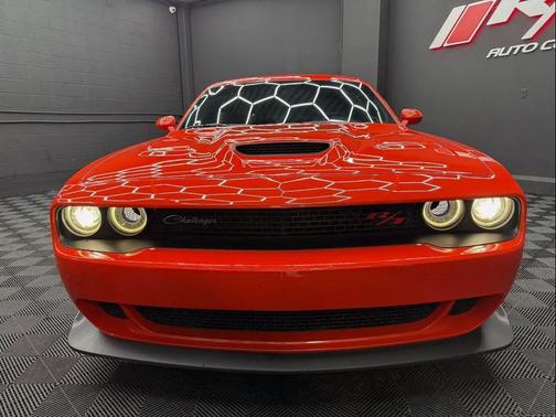 Go Mango 2019 Dodge Challenger R/T Scat Pack Widebody