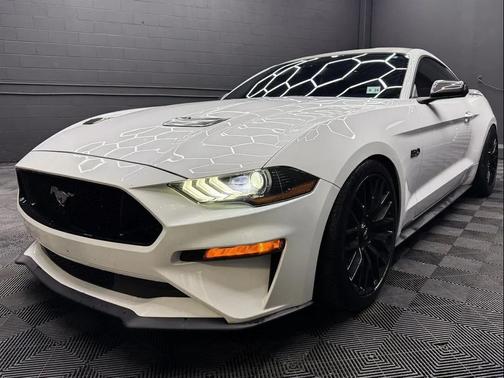 Oxford White 2019 Ford Mustang GT