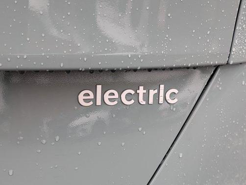 2025 Hyundai KONA EV SEL