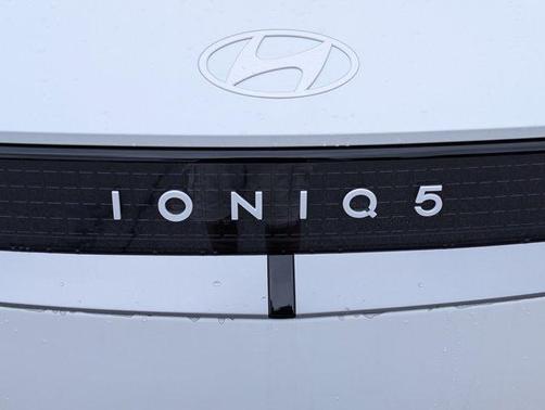 2025 Hyundai IONIQ 5 SE