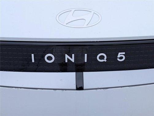 2025 Hyundai IONIQ 5 SE