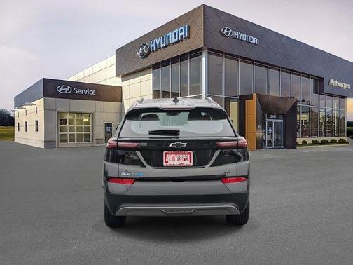 2023 Chevrolet Bolt EUV LT