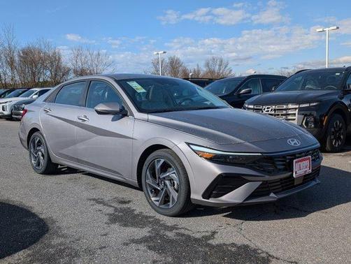 2025 Hyundai ELANTRA Limited