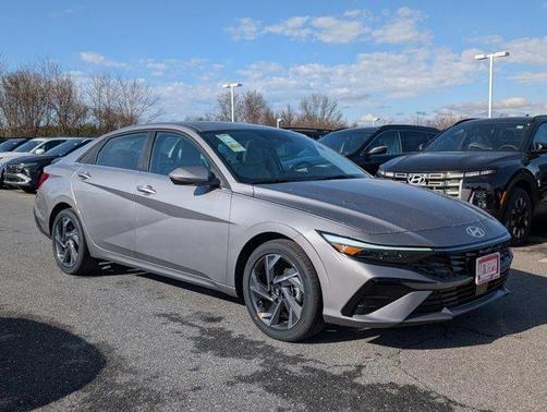 2025 Hyundai ELANTRA Limited