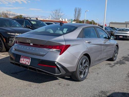 2025 Hyundai ELANTRA Limited