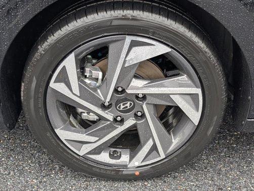 2025 Hyundai ELANTRA HEV SEL Sport