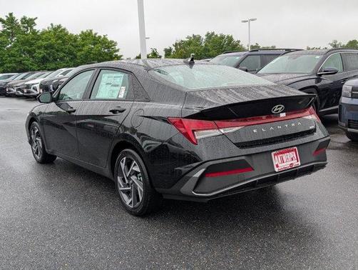 2025 Hyundai ELANTRA HEV SEL Sport