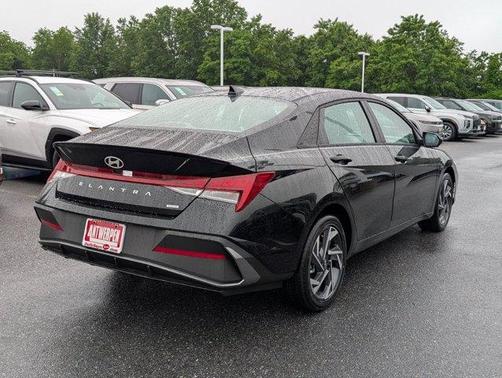 2025 Hyundai ELANTRA HEV SEL Sport