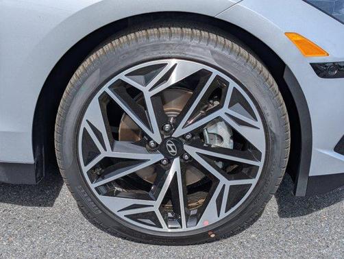 2025 Hyundai IONIQ 6 Limited