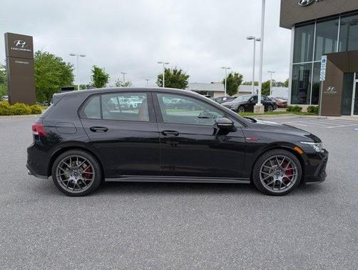 2022 Volkswagen Golf GTI 2.0T Autobahn