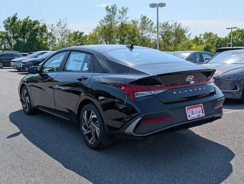 2025 Hyundai ELANTRA HEV SEL Sport