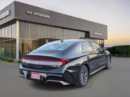 2026 Hyundai SONATA Hybrid Limited