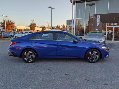 2024 Hyundai ELANTRA SEL