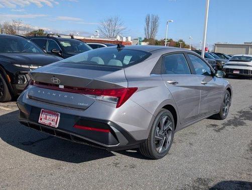 2025 Hyundai ELANTRA Limited