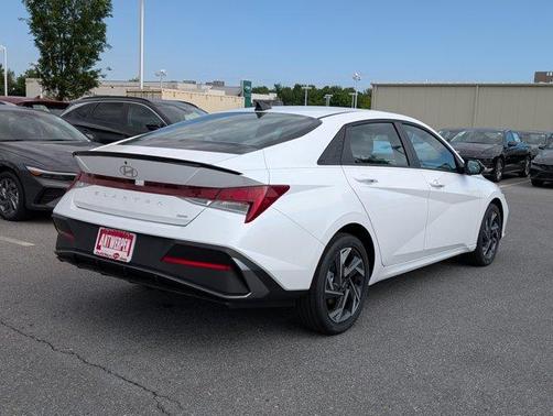 2025 Hyundai ELANTRA HEV SEL Sport