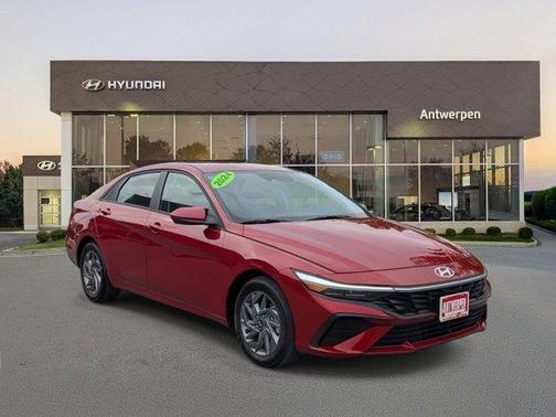 2024 Hyundai ELANTRA SEL