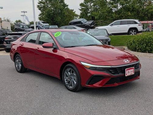 2024 Hyundai ELANTRA SEL