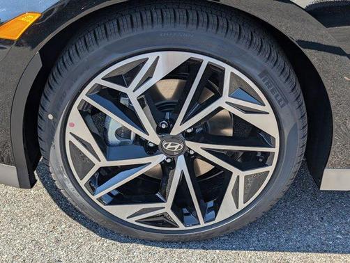 2025 Hyundai IONIQ 6 SEL