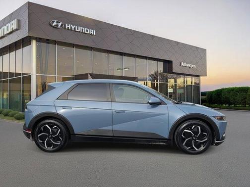 2022 Hyundai IONIQ 5 SE