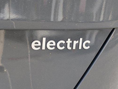 2025 Hyundai KONA EV SEL