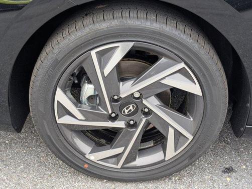 2025 Hyundai ELANTRA HEV Limited