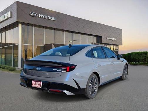 2026 Hyundai SONATA Hybrid Limited