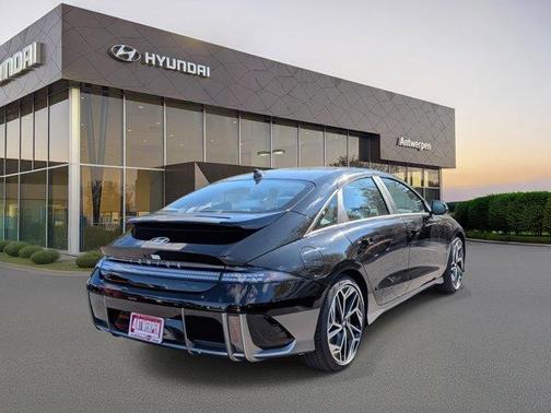 2025 Hyundai IONIQ 6 SEL