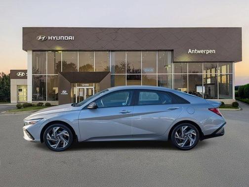 2025 Hyundai ELANTRA HEV SEL