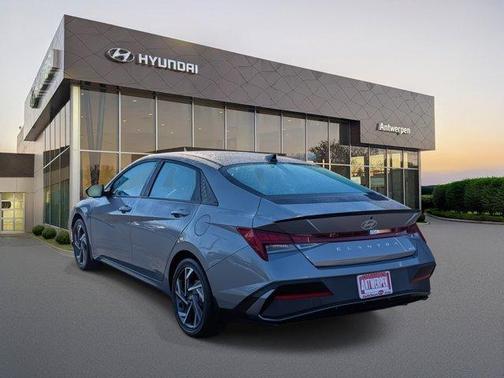 2025 Hyundai ELANTRA HEV SEL