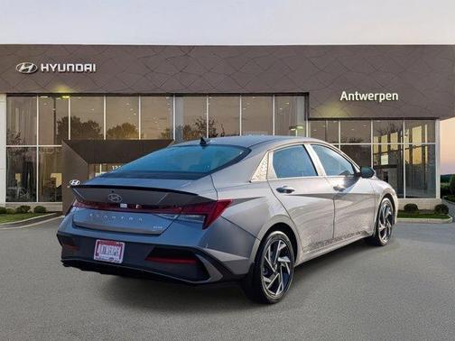 2025 Hyundai ELANTRA HEV SEL