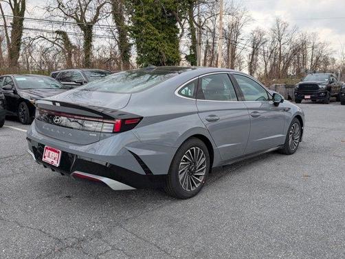 2025 Hyundai SONATA Hybrid Limited