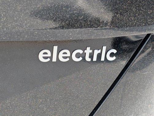 2025 Hyundai KONA EV SEL