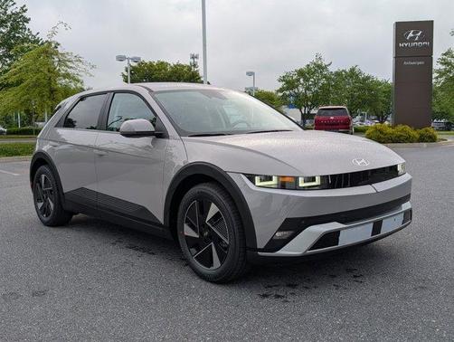 2025 Hyundai IONIQ 5 SE Standard Range