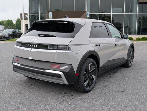 2025 Hyundai IONIQ 5 SE Standard Range